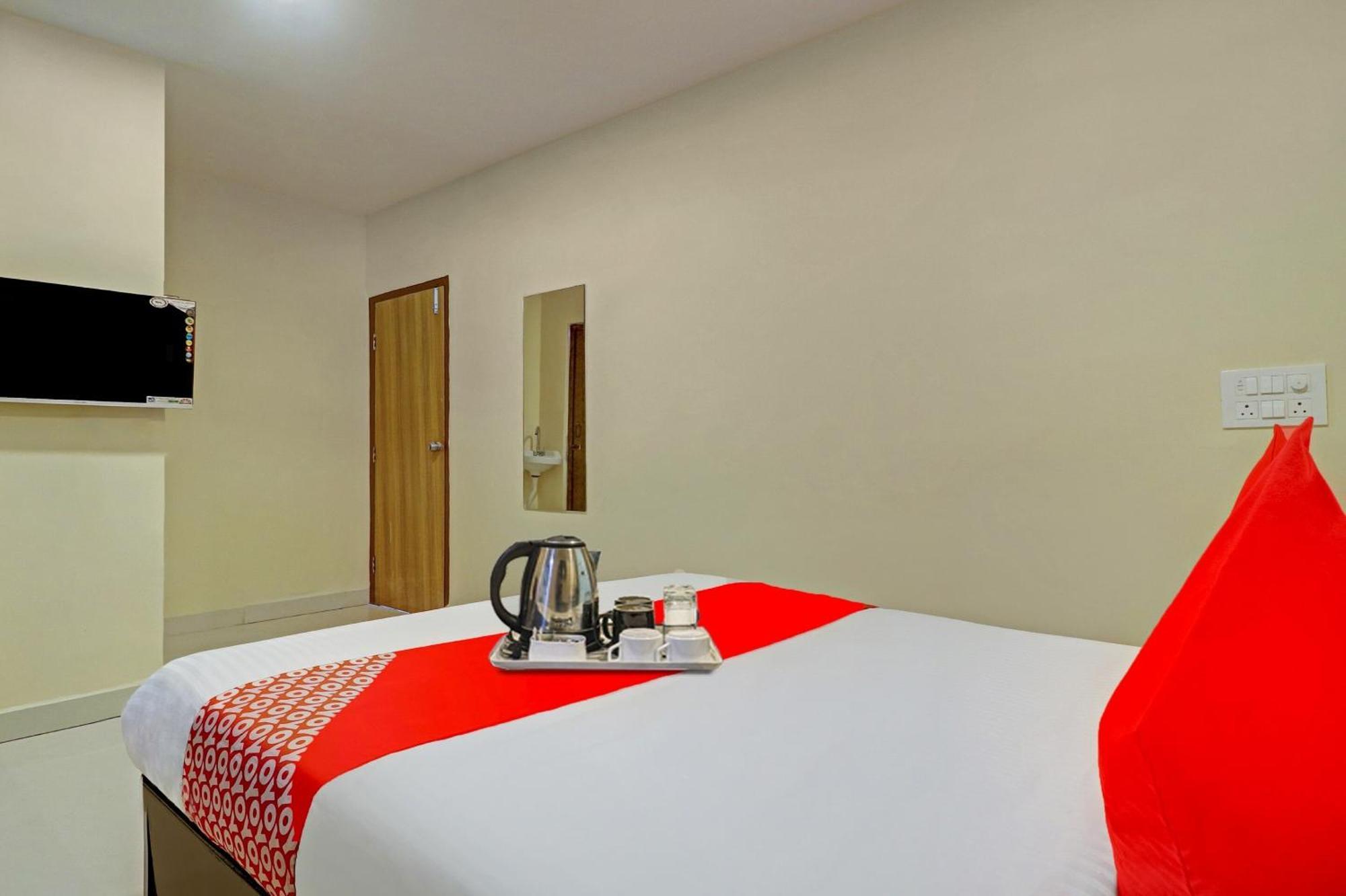 Hotel O Aayush Stay Inn Хайдарабад Экстерьер фото