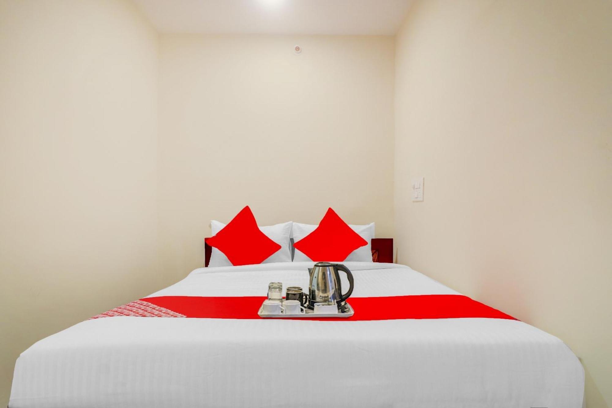 Hotel O Aayush Stay Inn Хайдарабад Экстерьер фото