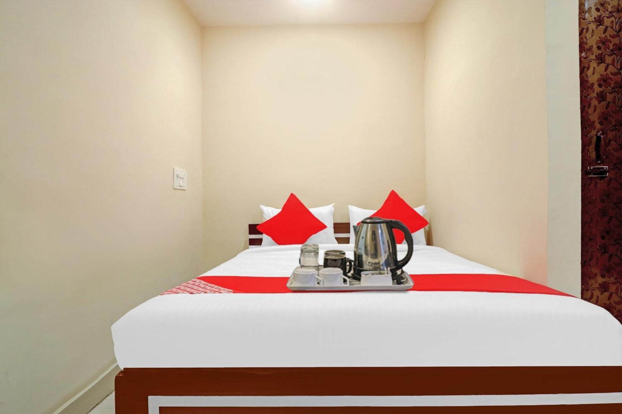 Hotel O Aayush Stay Inn Хайдарабад Экстерьер фото