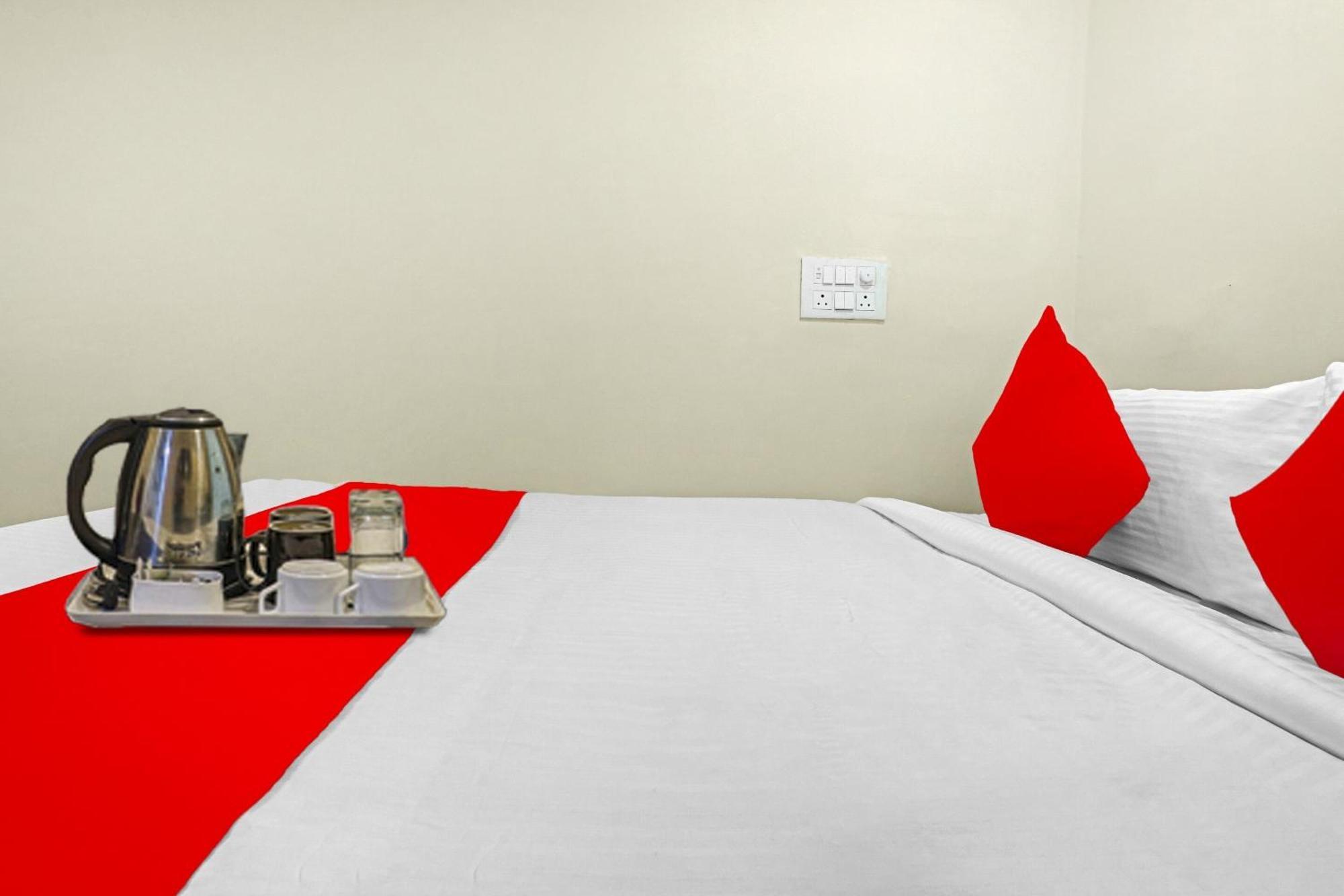 Hotel O Aayush Stay Inn Хайдарабад Экстерьер фото