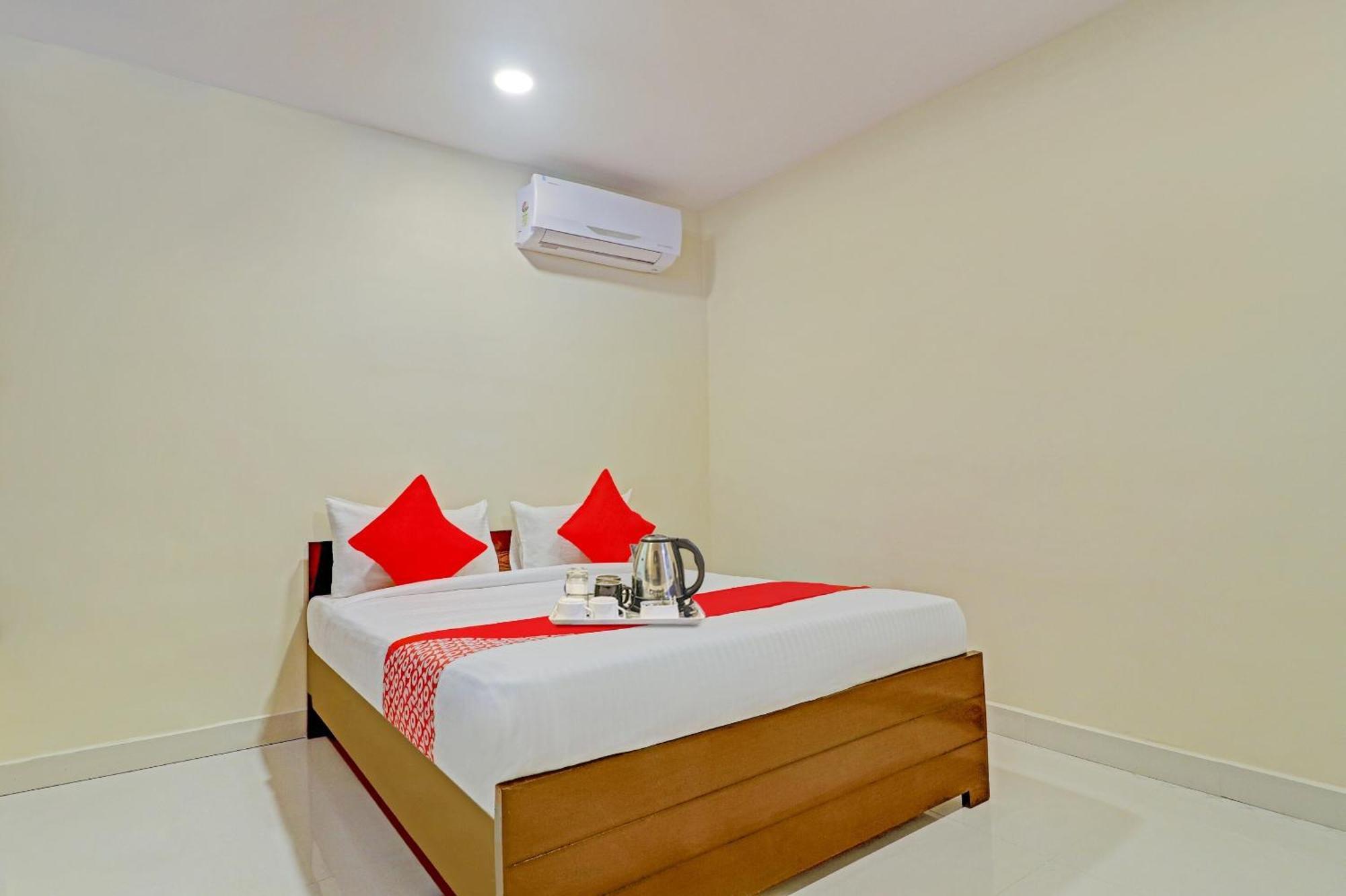 Hotel O Aayush Stay Inn Хайдарабад Экстерьер фото