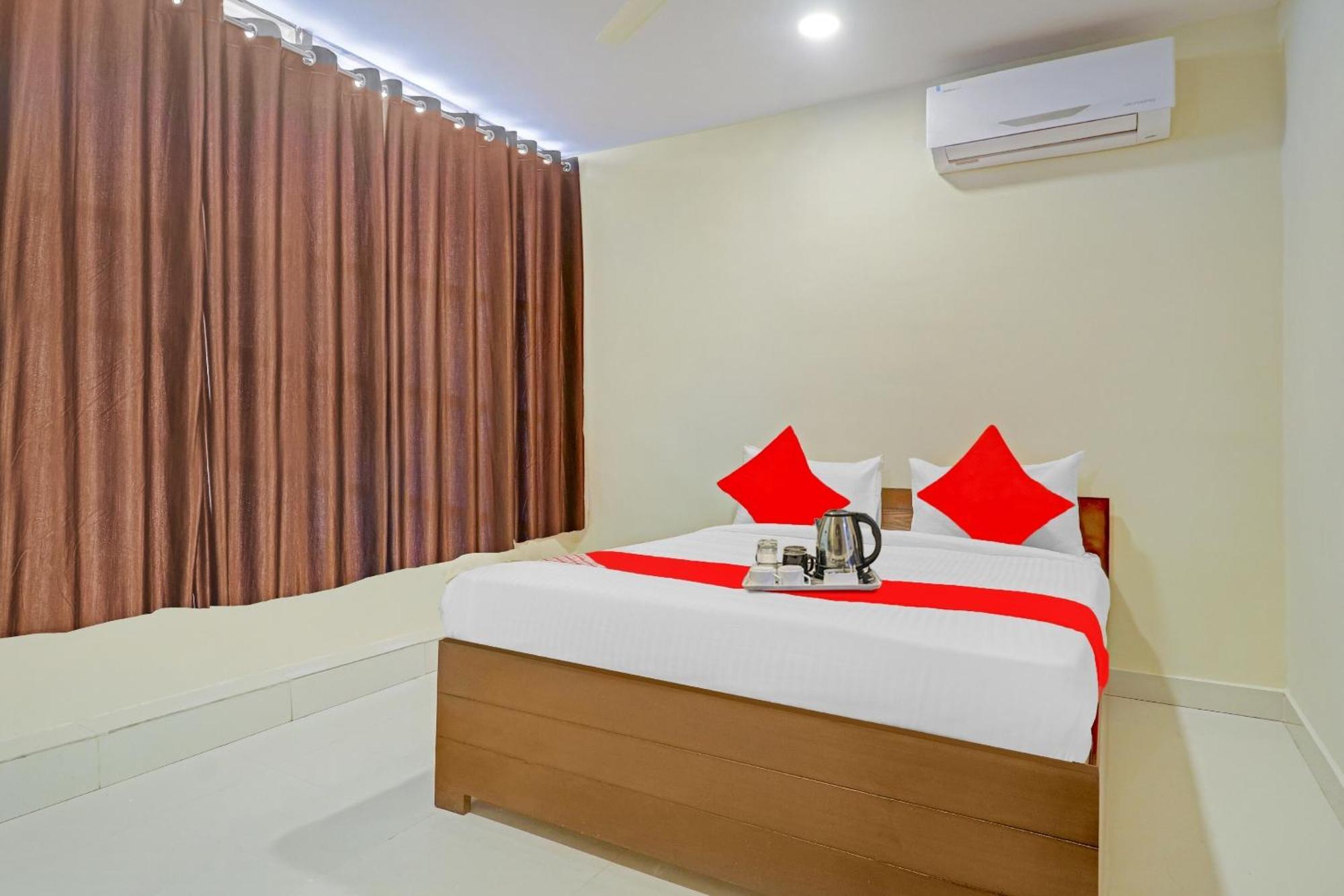 Hotel O Aayush Stay Inn Хайдарабад Экстерьер фото
