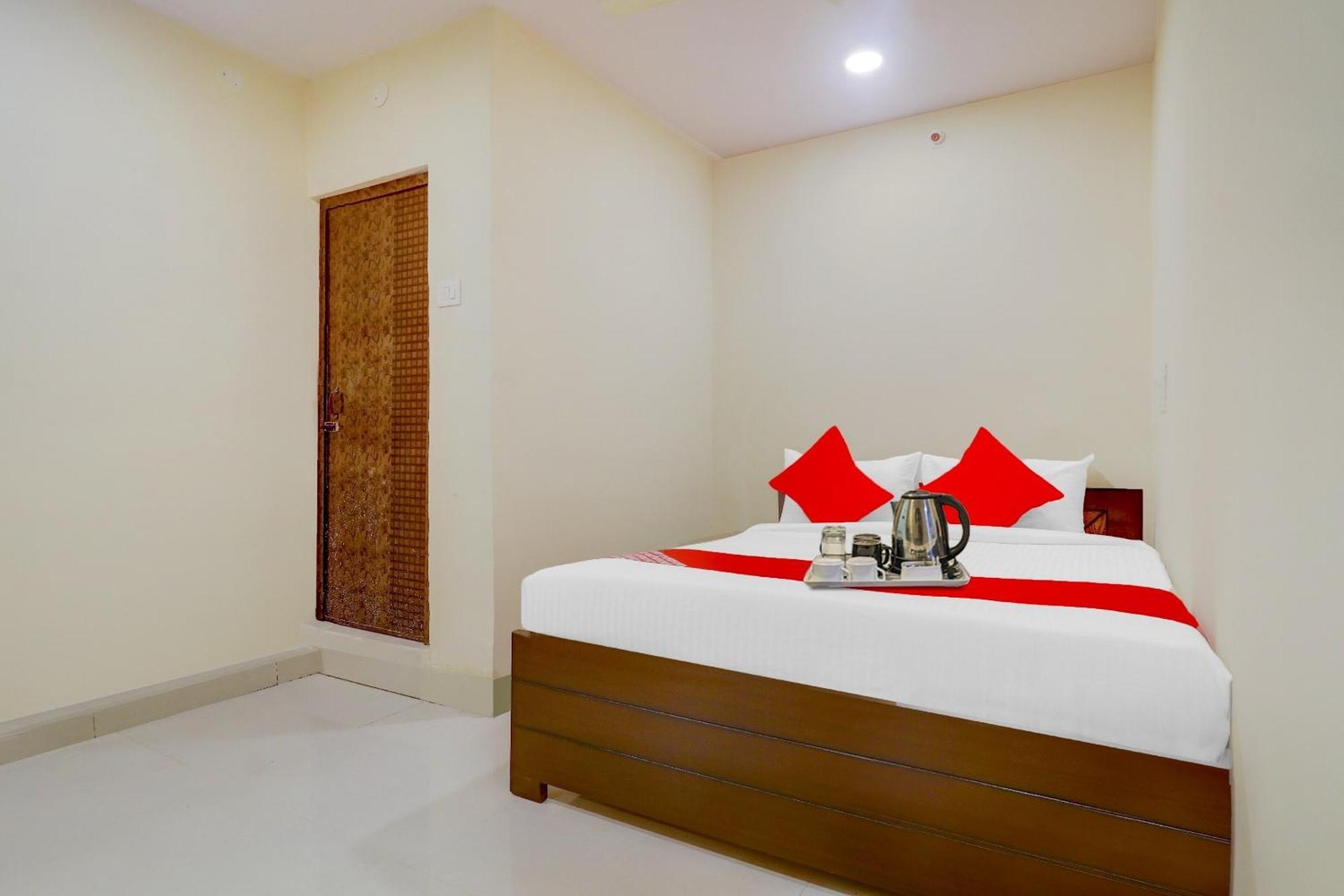 Hotel O Aayush Stay Inn Хайдарабад Экстерьер фото