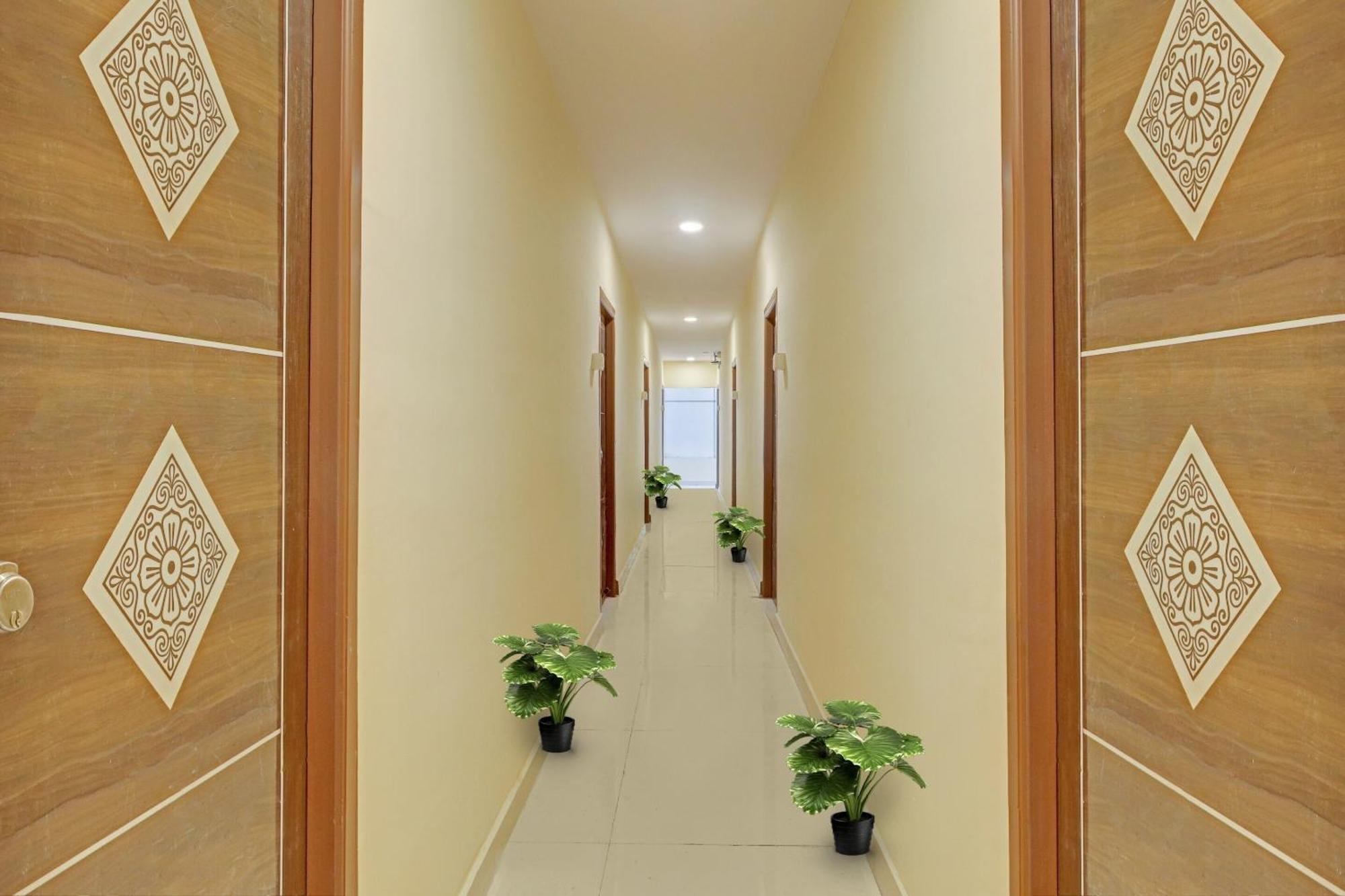 Hotel O Aayush Stay Inn Хайдарабад Экстерьер фото